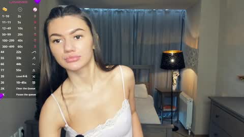 Laura online show from April 12, 7:57 am