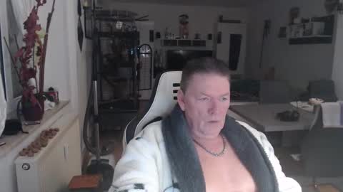 deinprinz2312 online show from November 16, 5:02 am