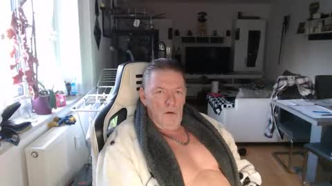 deinprinz2312 online show from March 16, 5:44 am