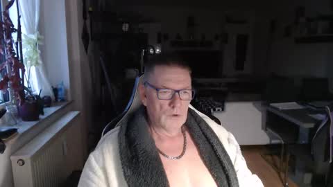 deinprinz2312 online show from March 19, 5:11 am