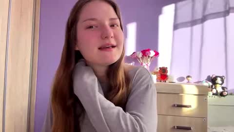 Snapshot of dejameneal chatting on March 2, 7:09 am Mila online show from March 2, 7:09 am