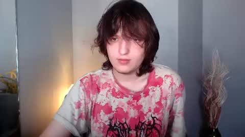 Snapshot of delalex chatting on June 17, 9:05 pm Alex online show from June 17, 9:05 pm