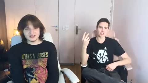 Snapshot of delalex chatting on July 7, 6:47 am Alex online show from July 7, 6:47 am