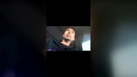 Snapshot of delgadomalo13 chatting on December 15, 12:26 am delgadomalo13 online show from December 15, 12:26 am