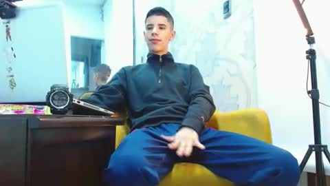 Snapshot of delglo chatting on October 7, 5:04 am delglo online show from October 7, 5:04 am