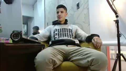 Snapshot of delglo chatting on October 8, 8:39 pm delglo online show from October 8, 8:39 pm