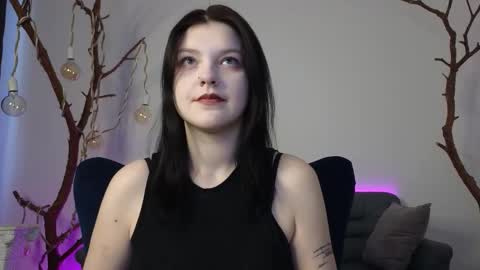 deliaeffy online show from February 27, 1:22 pm