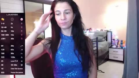 Snapshot of delicatekisss chatting on January 8, 9:33 am Nicole online show from January 8, 9:33 am