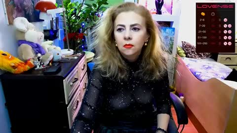 Snapshot of delicecat chatting on December 5, 10:55 am Delicacat online show from December 5, 10:55 am