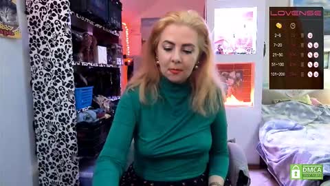 Snapshot of delicecat chatting on September 19, 9:37 pm Delicacat online show from September 19, 9:37 pm