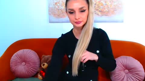 Snapshot of deliciaalove chatting on November 3, 7:04 pm deliciaalove online show from November 3, 7:04 pm