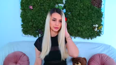 Snapshot of deliciaalove chatting on November 17, 7:19 pm deliciaalove online show from November 17, 7:19 pm