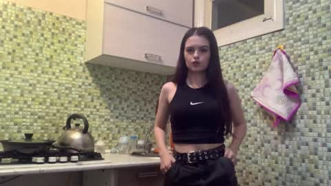 Kiki online show from April 10, 5:17 pm