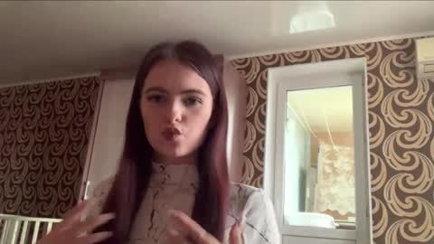 Kiki online show from April 12, 2:00 pm