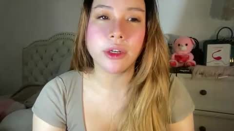 Snapshot of delicious_iya69 chatting on March 3, 1:42 am iyalicious online show from March 3, 1:42 am