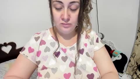 Snapshot of deliciousbutt chatting on December 6, 1:55 pm Monica or Moni online show from December 6, 1:55 pm