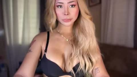 Hello your loving faye 3 online show from April 5, 6:21 am