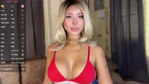 Snapshot of deliciousfaye chatting on April 23, 7:41 am Hello your loving faye 3 online show from April 23, 7:41 am