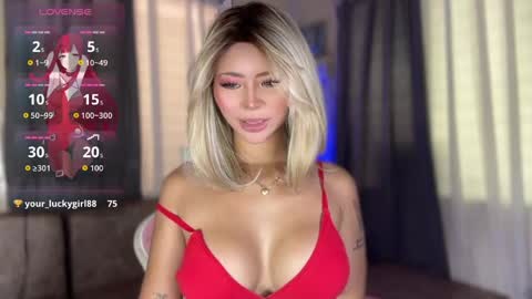 Snapshot of deliciousfaye chatting on June 4, 7:03 am Hello your loving faye 3 online show from June 4, 7:03 am