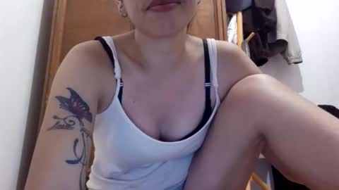 deliciousgirl975840 online show from April 7, 5:35 pm