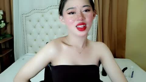 Snapshot of deliciously_sophie chatting on June 20, 4:37 am Sophie online show from June 20, 4:37 am