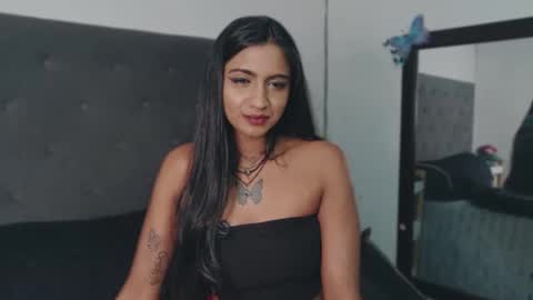 Snapshot of delilah_blazee chatting on June 7, 8:01 pm Delilah Blaze online show from June 7, 8:01 pm