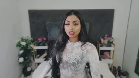 Snapshot of delilah_blazee chatting on June 23, 4:49 pm Delilah Blaze online show from June 23, 4:49 pm