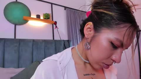 Snapshot of delilah_fix chatting on February 3, 9:09 pm della online show from February 3, 9:09 pm