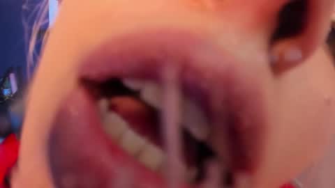 Snapshot of delilah_fix chatting on February 6, 5:34 am della online show from February 6, 5:34 am