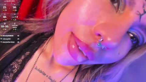 Snapshot of delilah_fix chatting on February 23, 10:51 pm della online show from February 23, 10:51 pm