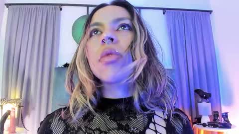 Snapshot of delilah_fix chatting on February 27, 10:21 pm della online show from February 27, 10:21 pm