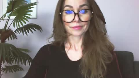 Snapshot of delilah_sweet chatting on May 12, 3:20 pm delilah_sweet online show from May 12, 3:20 pm