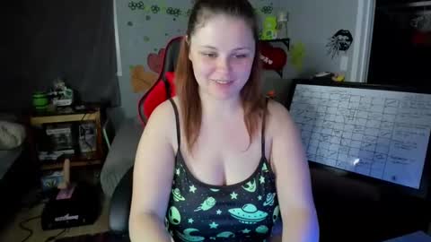 Delilah Fields online show from May 21, 4:19 am