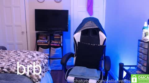 Snapshot of delilahreads chatting on January 11, 12:22 am Delilah online show from January 11, 12:22 am