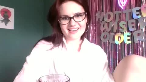 dellacrush_ online show from February 10, 4:14 pm