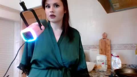 dellacrush_ online show from February 27, 10:26 am