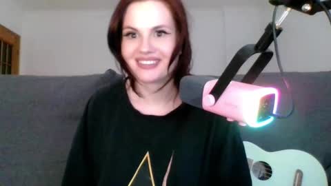 dellacrush_ online show from March 5, 8:42 pm