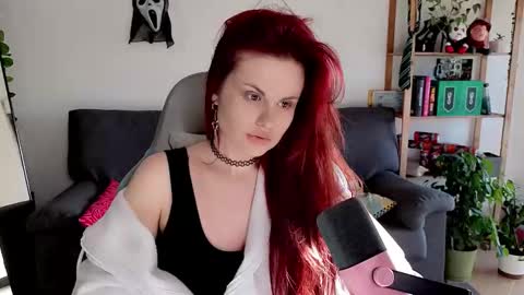 dellacrush_ online show from December 2, 9:14 am