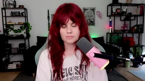 Snapshot of dellacrush_ chatting on April 26, 4:59 pm dellacrush_ online show from April 26, 4:59 pm