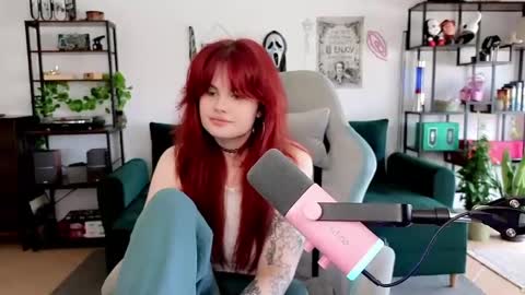 Snapshot of dellacrush_ chatting on May 15, 10:00 am dellacrush_ online show from May 15, 10:00 am