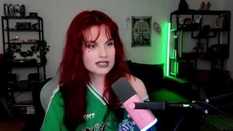 Snapshot of dellacrush_ chatting on May 26, 6:37 pm dellacrush_ online show from May 26, 6:37 pm