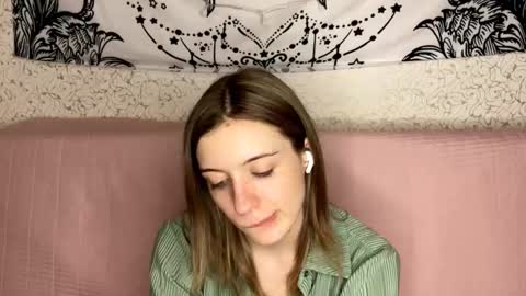 Sia online show from January 9, 1:47 pm