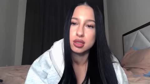 Snapshot of delly_love chatting on October 5, 12:09 am delly_love online show from October 5, 12:09 am