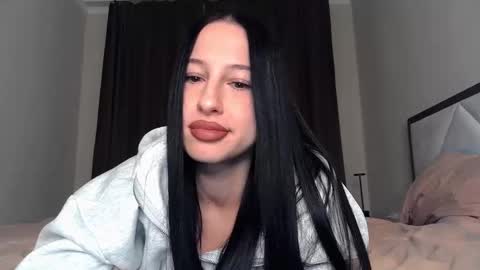 Snapshot of delly_love chatting on October 5, 8:51 pm delly_love online show from October 5, 8:51 pm