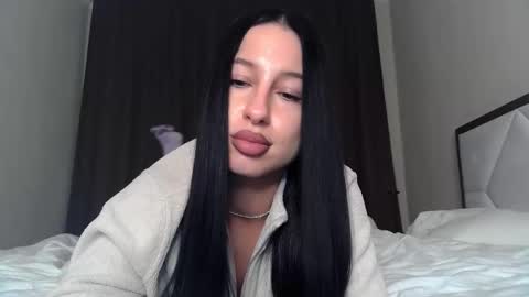 Snapshot of delly_love chatting on October 12, 8:19 pm delly_love online show from October 12, 8:19 pm