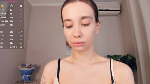 Eliza online show from April 15, 1:07 pm