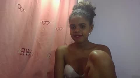 delphine online show from April 8, 5:29 am