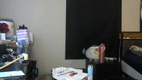 Snapshot of delta7012 chatting on October 31, 1:45 pm delta7012 online show from October 31, 1:45 pm