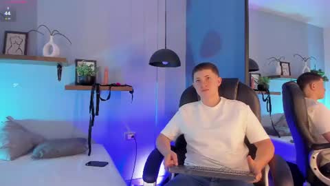 Snapshot of deluca_vega chatting on July 11, 7:27 pm Deluca Vega online show from July 11, 7:27 pm