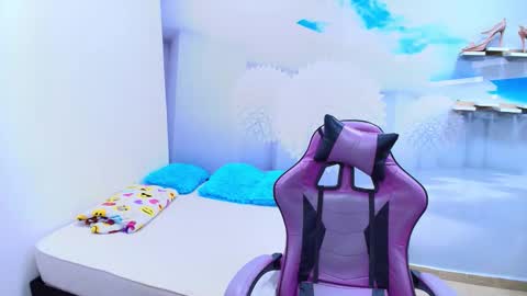 DEMI online show from April 1, 1:52 pm